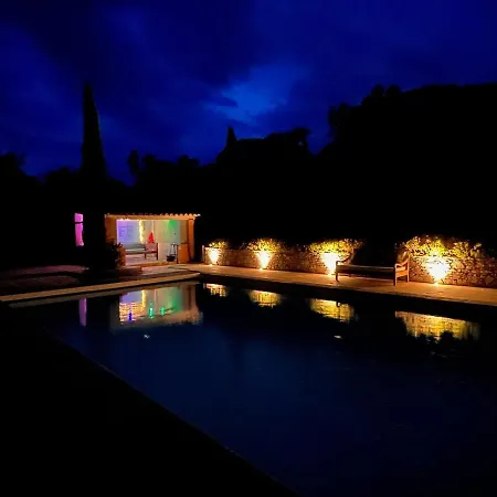 Beautiful 5 Bedroom Family House With Pool *