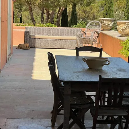 Beautiful 5 Bedroom Family House With Pool וילה *