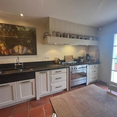 Beautiful 5 Bedroom Family House With Pool וילה