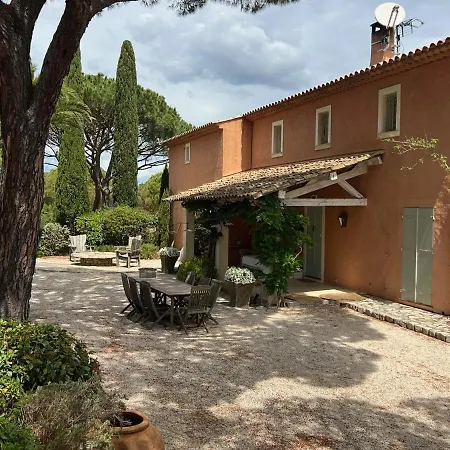 Beautiful 5 Bedroom Family House With Pool