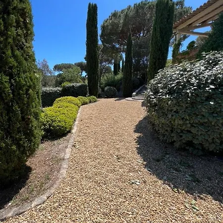 וילה Beautiful 5 Bedroom Family House With Pool