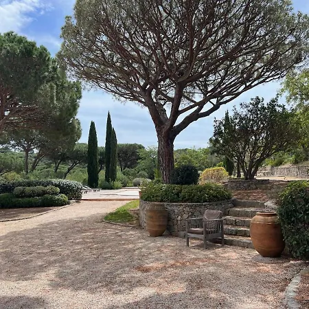 Beautiful 5 Bedroom Family House With Pool וילה