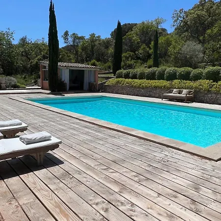 Beautiful 5 Bedroom Family House With Pool וילה *